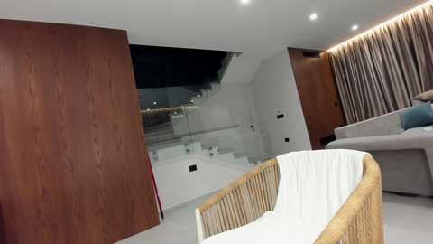 ehotlovea free recording from 2025-12-05 00:01:00