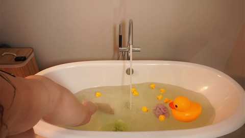 _meganmeow_ free recording from 2025-12-06 00:03:00