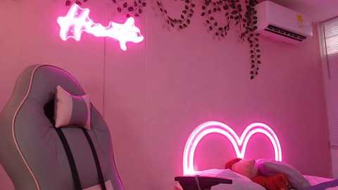 _miss_hinata_ free recording from 2025-12-06 00:08:00