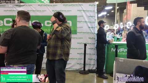 crimsonkitten free recording from 2025-12-07 18:33:00