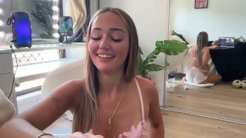 luvlivvyy free recording from 2025-12-12 02:06:00