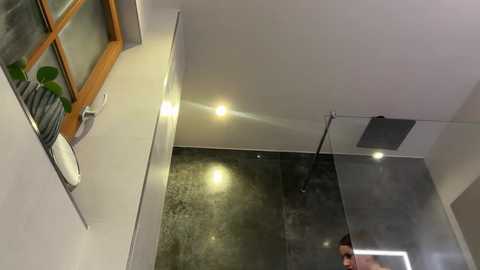 aviebby free recording from 2025-12-16 00:06:00