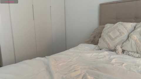 ava_delightt free recording from 2025-12-17 00:14:00