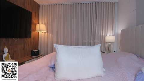 camilagomezz free recording from 2025-12-17 00:03:00