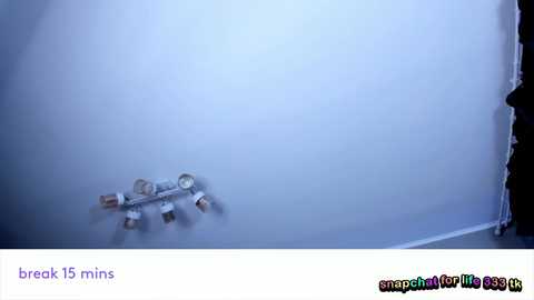 vivian_qwerty free recording from 2025-12-17 00:03:00