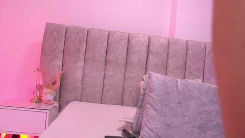 vvioleta_ free recording from 2025-12-18 00:45:00