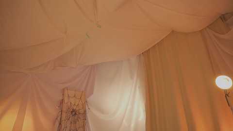 sunny_maria free recording from 2025-12-23 00:11:00