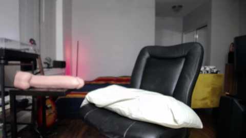 holenextdoor free recording from 2025-12-26 00:30:00