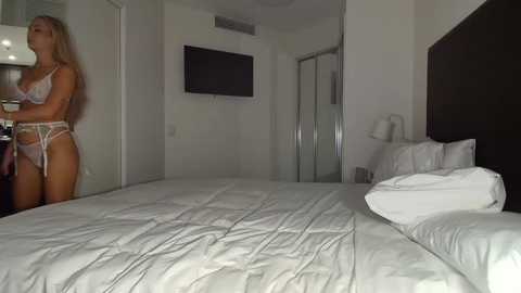 itschanelxx free recording from 2025-12-26 00:45:00