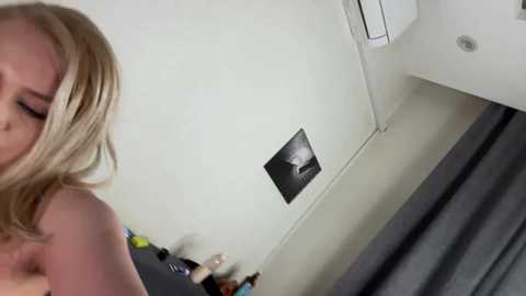 karlenegries free recording from 2025-12-28 00:23:00