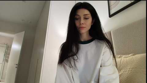 milla_bella free recording from 2025-12-30 00:02:00