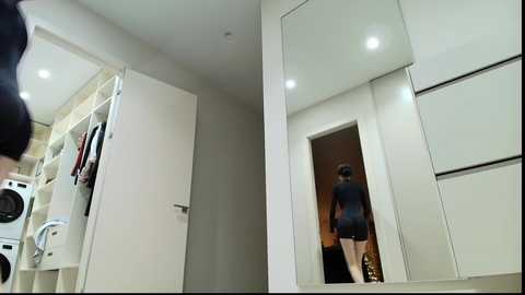 milla_bella free recording from 2026-01-08 00:01:00