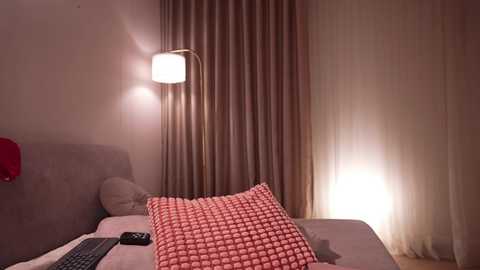 pauline_7 free recording from 2026-01-14 00:39:00