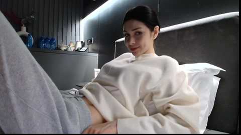 milla_bella free recording from 2026-01-22 00:44:00