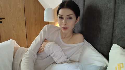 milla_bella free recording from 2026-01-24 00:37:00