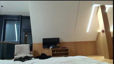 milla_bella free recording from 2026-01-28 00:02:00