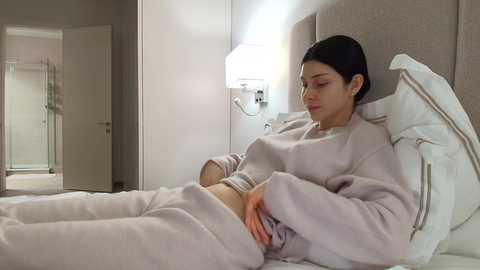 milla_bella free recording from 2026-02-01 00:14:00