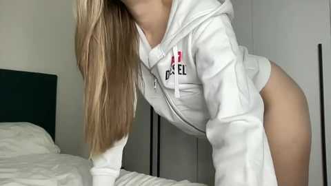 yes_baby_shine free recording from 2026-02-09 00:01:00