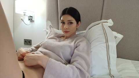 milla_bella free recording from 2026-02-12 01:05:00