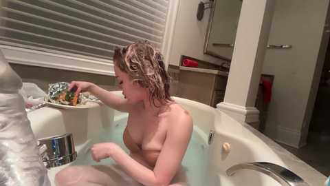 lunarose17 free recording from 2026-02-17 00:20:00