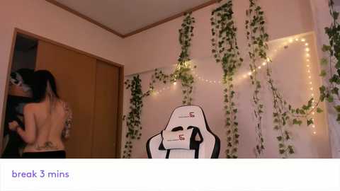 vivian_qwerty free recording from 2026-02-18 01:11:00