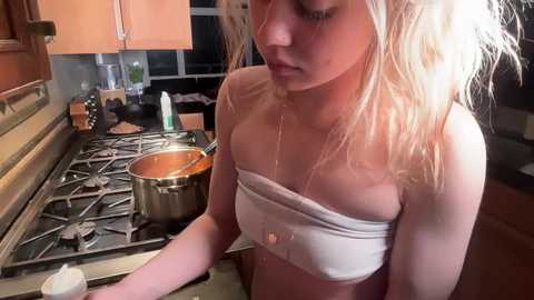 lunarose17 free recording from 2026-02-19 00:39:00