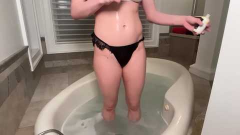 lunarose17 free recording from 2026-02-19 00:52:00